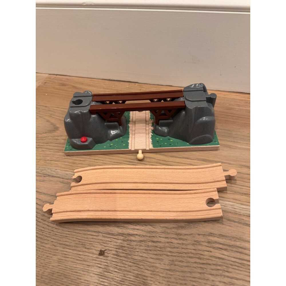 BRIO Collapsing Bridge for Wooden Train Set 3-Piece Kids Toy Train Set #33391